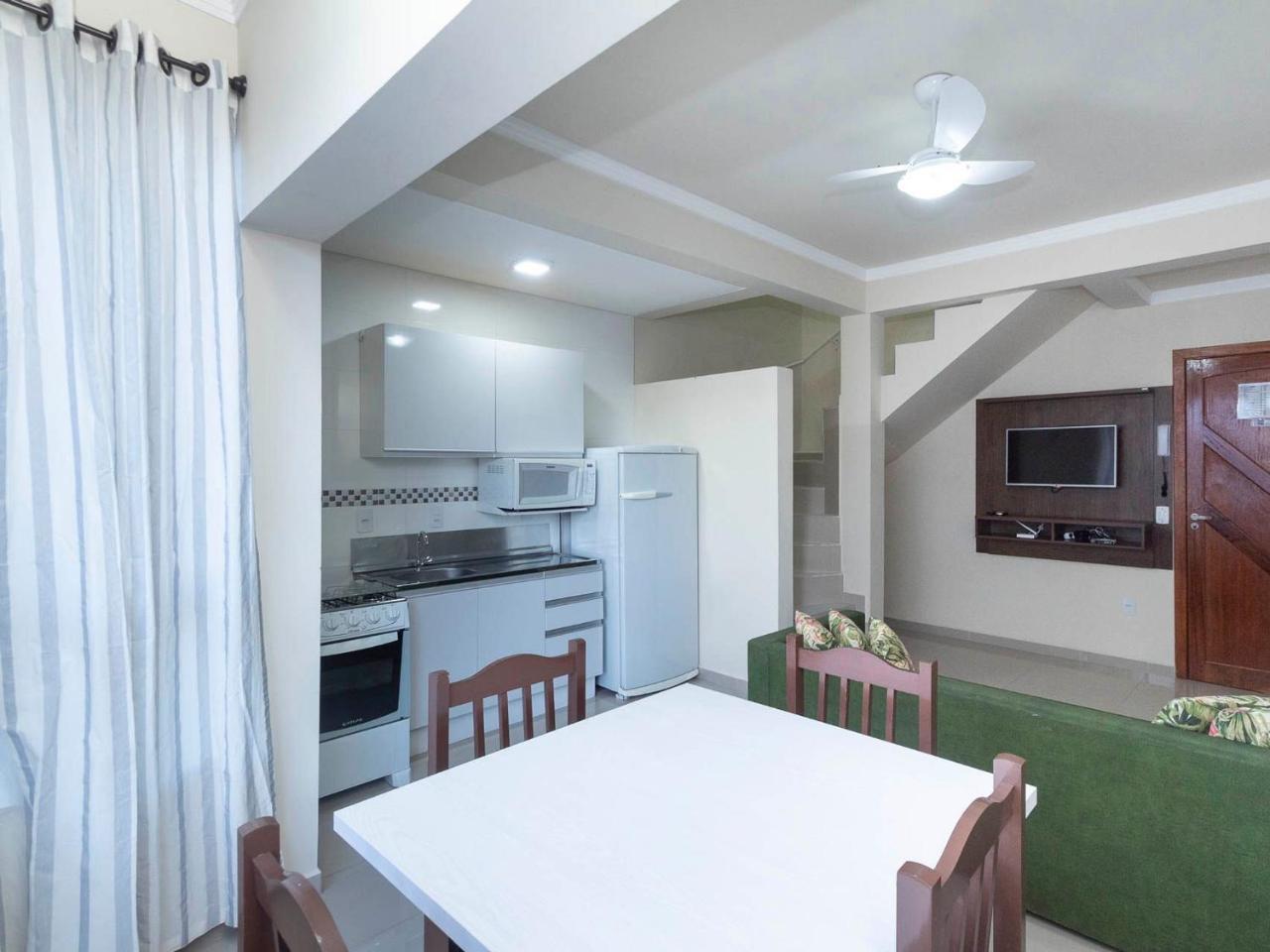 Apartamento Econômico Para 4 Pessoas em Bombinhas Exterior foto